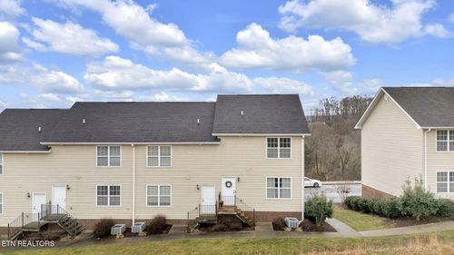 598 Grays Pointe Ct, Johnson City, TN, 37615-3967 | Card Image