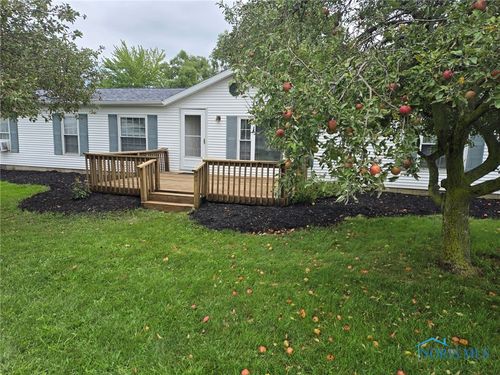 295 S Meachem Rd, Port Clinton, OH, 43452-9444 | Card Image