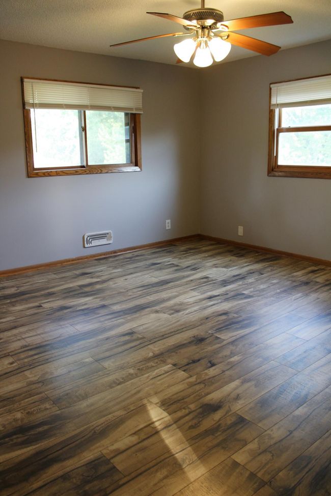 Bedroom 348 | Image 19
