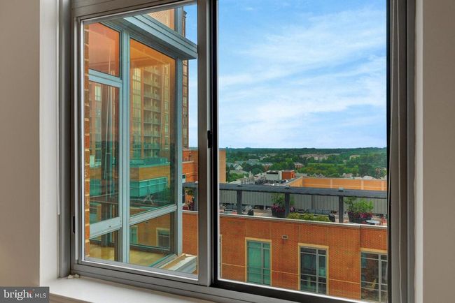 UNIT-907 - 11990 Market St, Condo with 3 bedrooms, 2 bathrooms and null parking in RESTON VA | Image 25