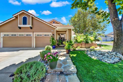 413 Crownpointe Cir, Vacaville, CA, 95687-5545 | Card Image