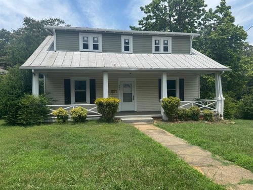 402 Kemper Rd, Danville, VA, 24541-3923 | Card Image