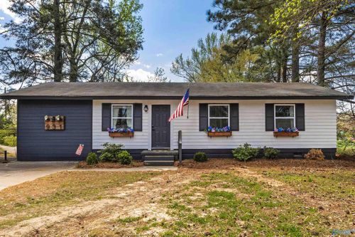 931 Austin St Sw, Decatur, AL, 35601-5724 | Card Image