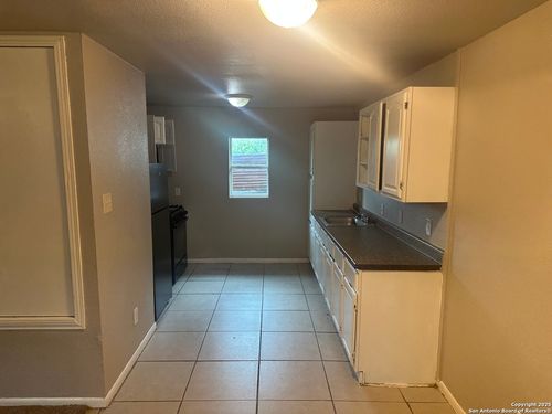 378 E Petaluma Blvd, San Antonio, TX, 78221-3351 | Card Image