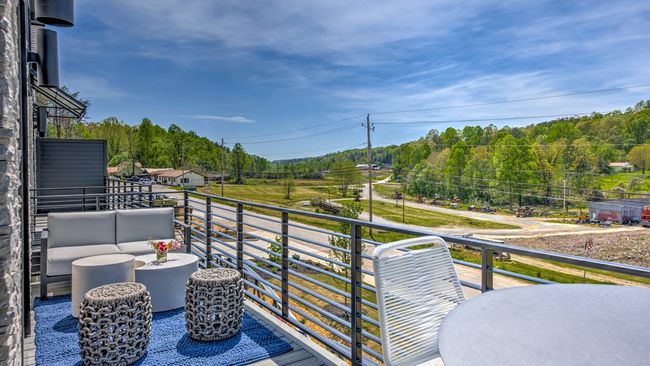 2 - 1281 #2 E Main St, Condo with 4 bedrooms, 3 bathrooms and 2 parking in Blue Ridge GA | Image 23