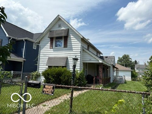 208 E 8th St, Muncie, IN, 47302-3323 | Card Image