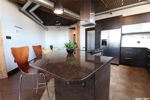 302-1275 Broad St, Regina, SK, S4R1Y2 | Card Image