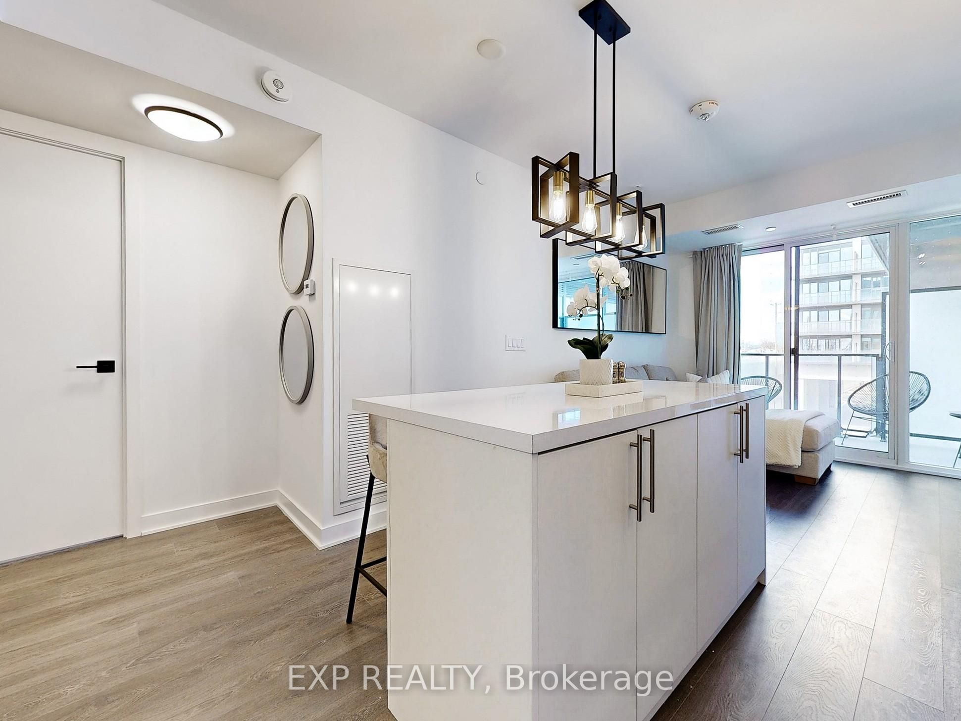 Residential Lease in Toronto W08