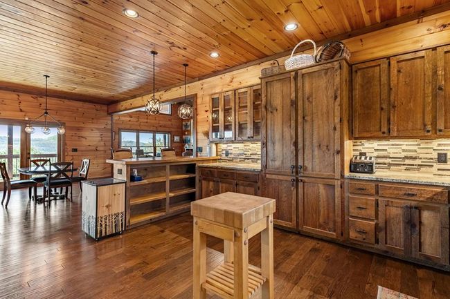 9 Kensington Dr, Home with 3 bedrooms, 3 bathrooms and null parking in Mineral Bluff GA | Image 19