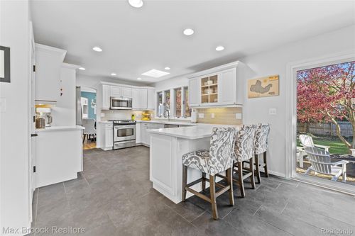 897 Westchester Way, Birmingham, MI, 48009-2917 | Card Image