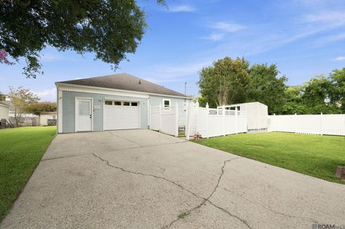 3041 Myrtle Grove Dr, Baton Rouge, LA, 70810-1226 | Card Image