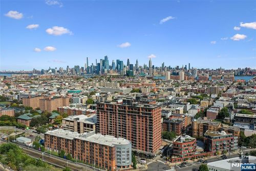 700 1st St, Hoboken, NJ, 07030-8802 | Card Image