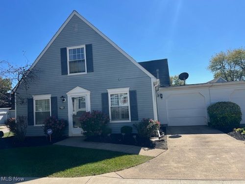 122 Bayberry Ln, Bedford, OH, 44146-3348 | Card Image