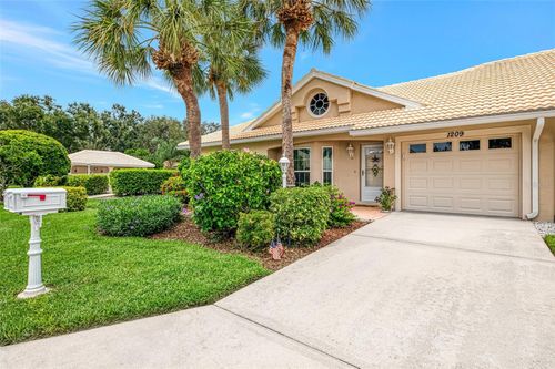 1209 Berkshire Cir, Venice, FL, 34292-1557 | Card Image
