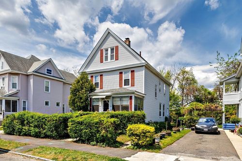 38 Phoenix St, Springfield, MA, 01104-2451 | Card Image