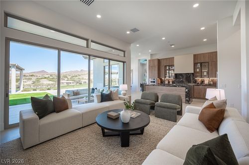 18 Brookridge Dr, Henderson, NV, 89052-6620 | Card Image