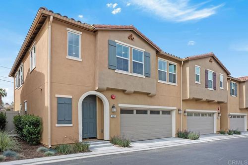 3041 Linwood St, Vista, CA, 92081-8111 | Card Image