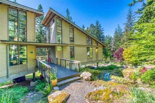 808 Pioneer Hill Rd, Olga, WA, 98279-9555 | Card Image