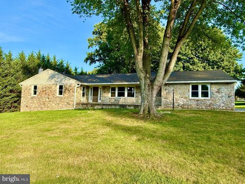 1490 Chestnut Hill Rd, POTTSTOWN, PA, 19465-7802 | Card Image