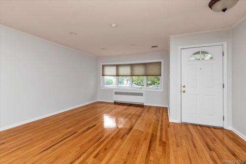 2072 Brighton Way, Merrick, NY, 11566-5020 | Card Image