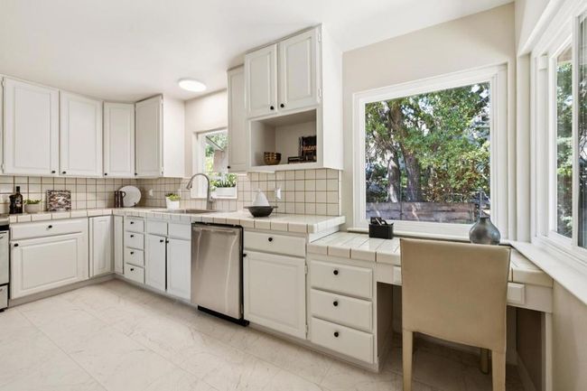 10605 Berkshire Dr, House other with 4 bedrooms, 4 bathrooms and 4 parking in Los Altos Hills CA | Image 29
