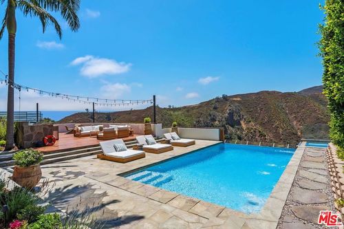 1535 Umeo Rd, Pacific Palisades, CA, 90272-2749 | Card Image
