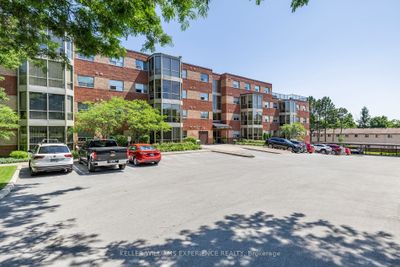 402 - 291 Blake St, Condo with 2 bedrooms, 2 bathrooms and 1 parking in Barrie ON | Image 2