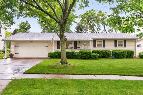 633 Emmert Drive, Sycamore, IL, 60178 | Card Image
