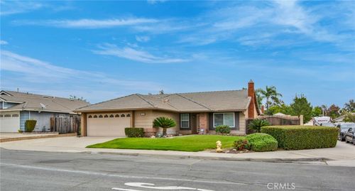 7551 Poppy Ln, Fontana, CA, 92336-1691 | Card Image