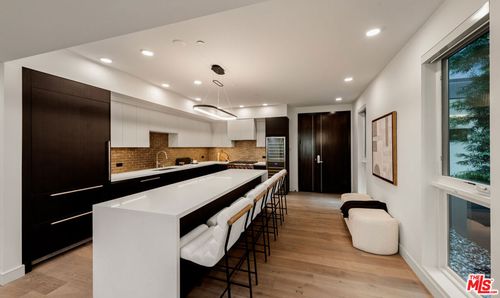 308-505 S Barrington Ave, Los Angeles, CA, 90049-4340 | Card Image