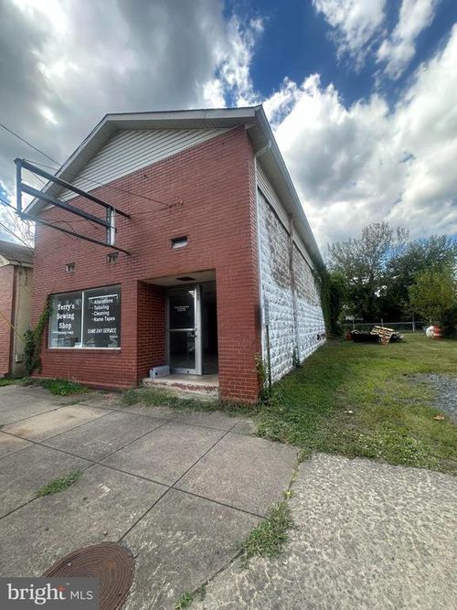 409 Broadway St, QUANTICO, VA, 22134-3428 | Card Image