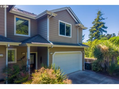b-125 Ne Lincoln St, Newport, OR, 97365-9414 | Card Image