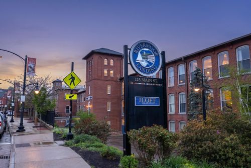 21-125 Main St, Newmarket, NH, 03857-1623 | Card Image