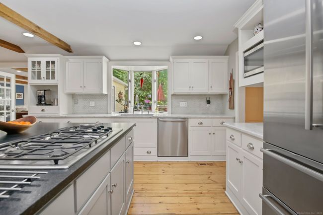 11 Ledgewood Rd, House other with 4 bedrooms, 4 bathrooms and null parking in Redding CT | Image 6