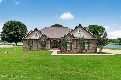 6 Lunker Ln, Poplarville, MS, 39470-5528 | Card Image