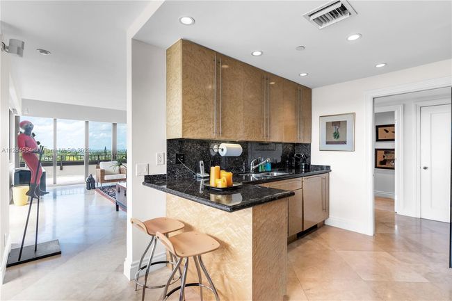 APT-543 - 151 Crandon Blvd, Condo with 3 bedrooms, 3 bathrooms and null parking in Key Biscayne FL | Image 17