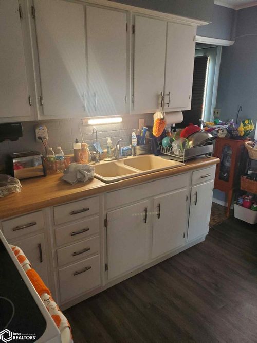 155 Windsor Cir, Burlington, IA, 52601-1469 | Card Image