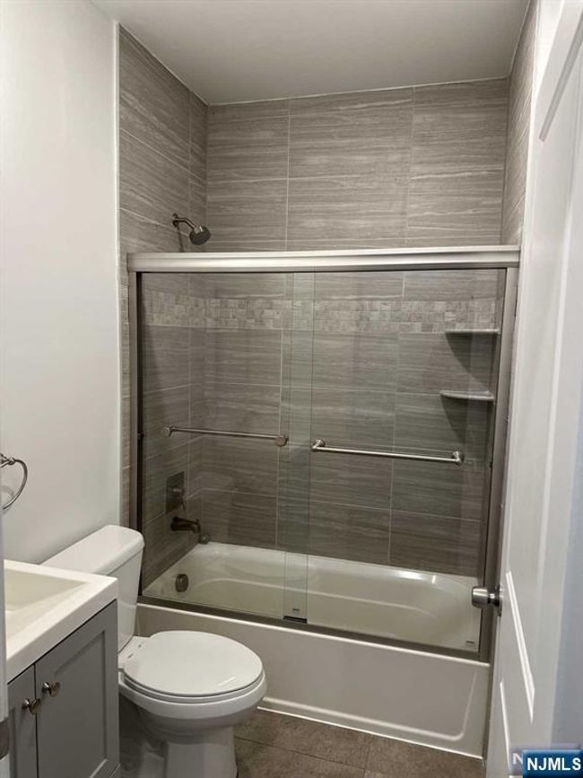 518 Hickory St, Home with 3 bedrooms, 3 bathrooms and null parking in Kearny NJ | Image 5