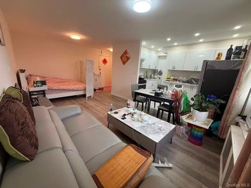 apt-4h-4240 Bowne St, Flushing, NY, 11355-2807 | Card Image