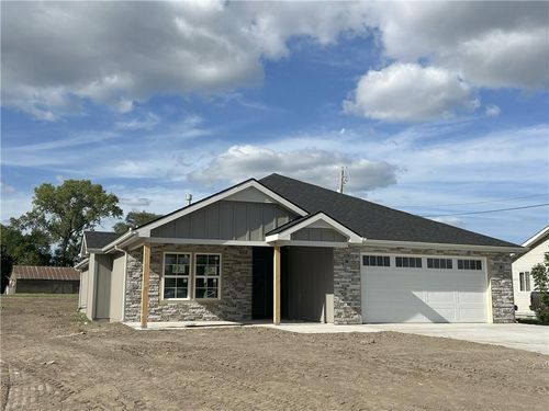 839 Lyon St, Lawrence, KS, 66044-5321 | Card Image