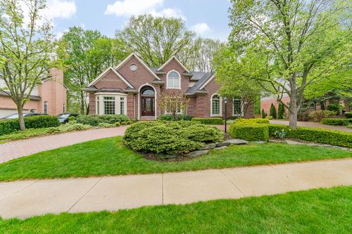 16646 Brooklane Blvd, Northville, MI, 48168-8419 | Card Image