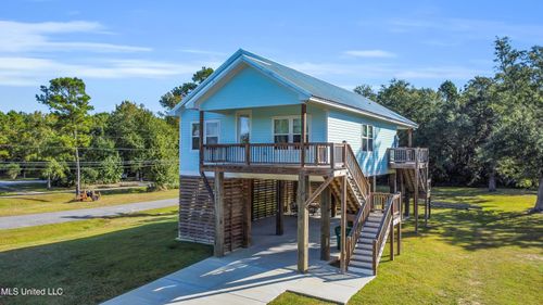 10002 Oliver St, Bay Saint Louis, MS, 39520-8919 | Card Image