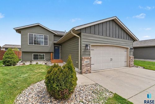 4612 S Wassom Ave Avenue, Sioux Falls, SD, 57106-1911 | Card Image