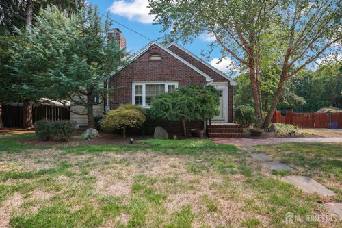 7 Lake Ave, Helmetta, NJ, 08828-1113 | Card Image