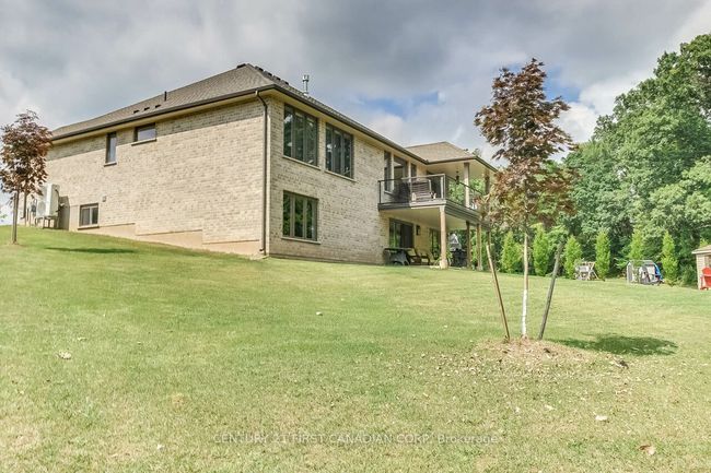 2129 Lockwood Cres, House other with 2 bedrooms, 2 bathrooms and 2 parking in Mount Brydges ON | Image 40