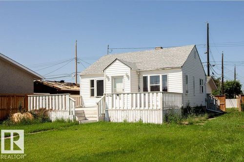 7812 128 Ave Nw, Edmonton, AB, T5C1T7 | Card Image