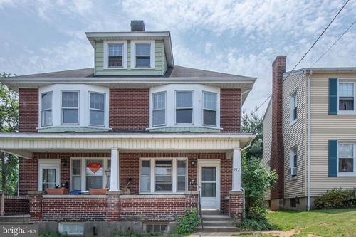 912 N Bergen St, FOUNTAIN HILL, PA, 18015-4041 | Card Image