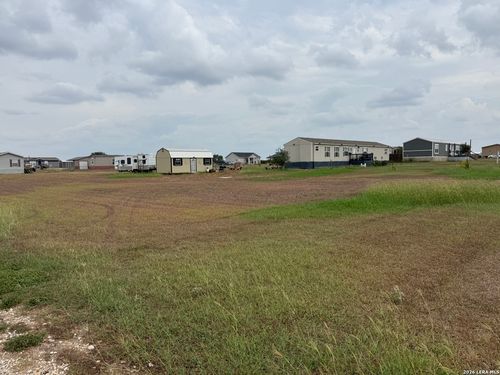 2141 County Road 430, Pleasanton, TX, 78064-6096 | Card Image