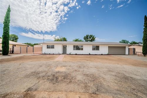 9960 Cottonwood Ave, Hesperia, CA, 92345-2911 | Card Image