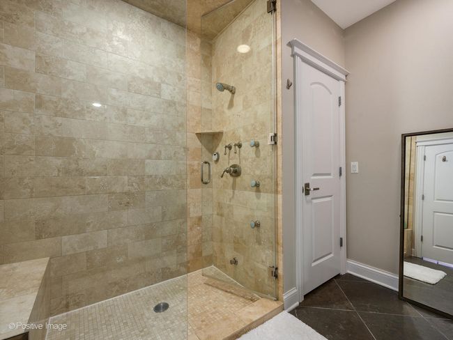 APT-3 - 456 Briar Pl, Home with 3 bedrooms, 2 bathrooms and null parking in CHICAGO IL | Image 18